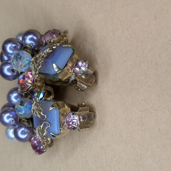 Vintage 60s Kramar Earrings AB Crystal Rhinestone Periwinkle Beaded Cluster - Picture 5 of 9